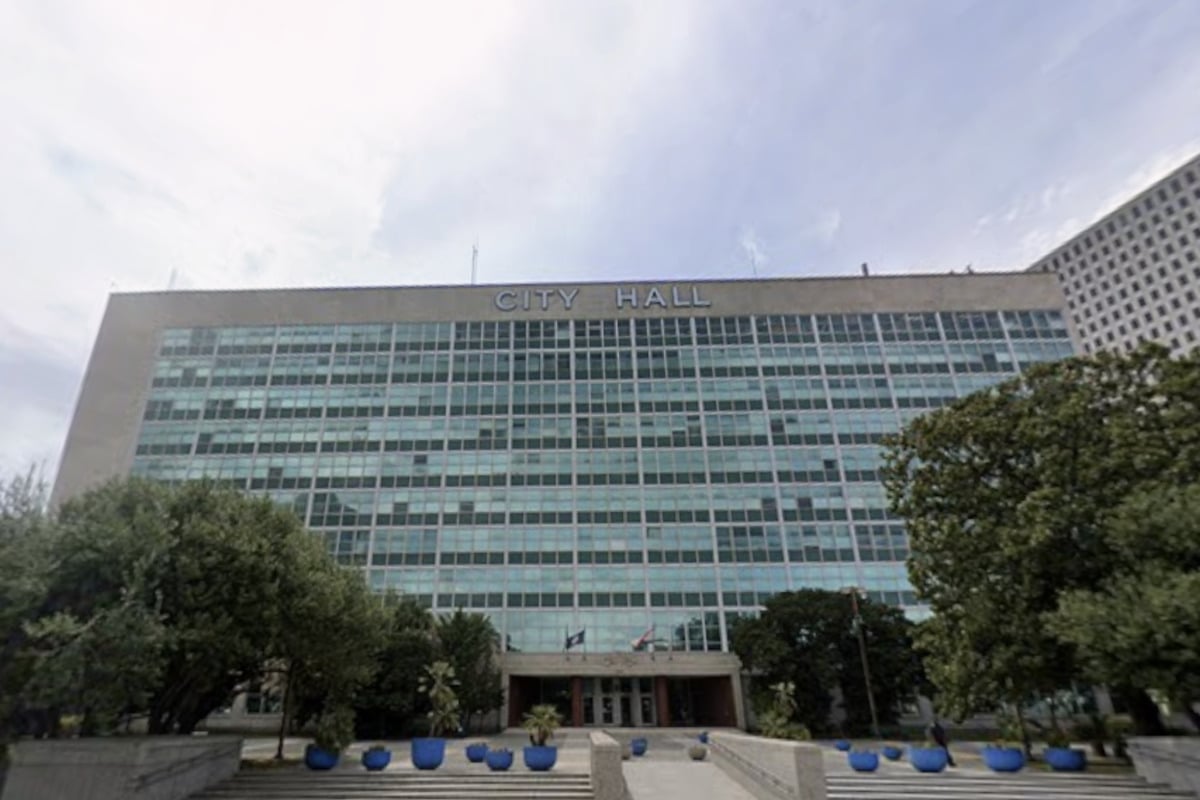 New Orleans Honors America Henry for Outstanding Service in Towing